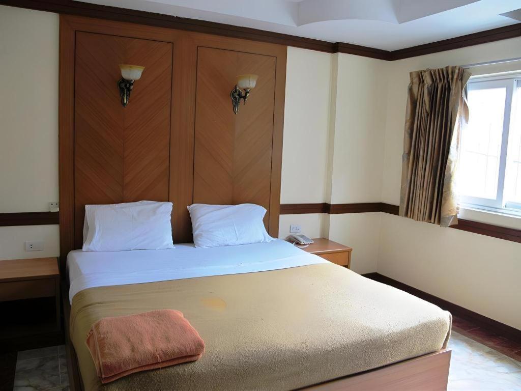 P.72 Hotel Pattaya Exterior photo