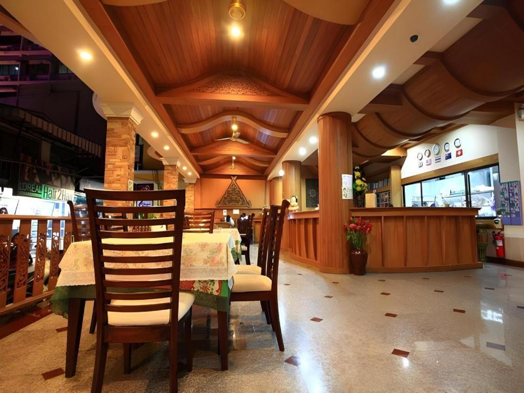 P.72 Hotel Pattaya Exterior photo