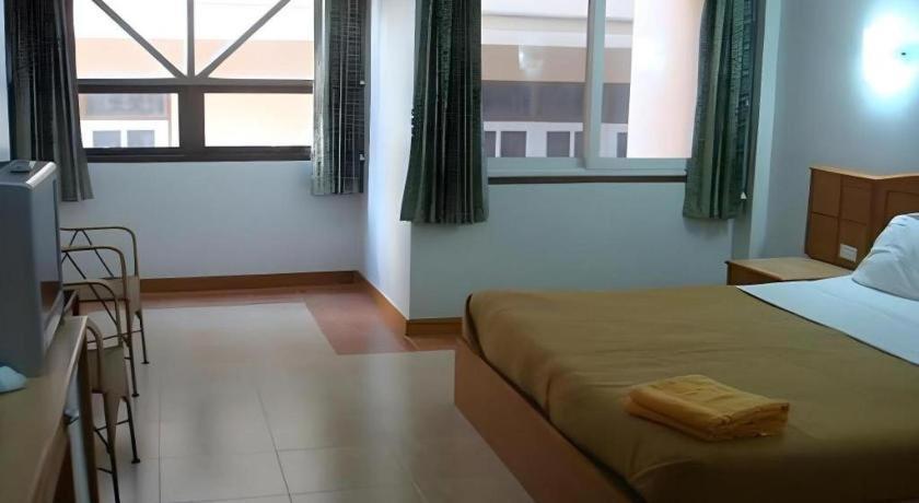 P.72 Hotel Pattaya Exterior photo